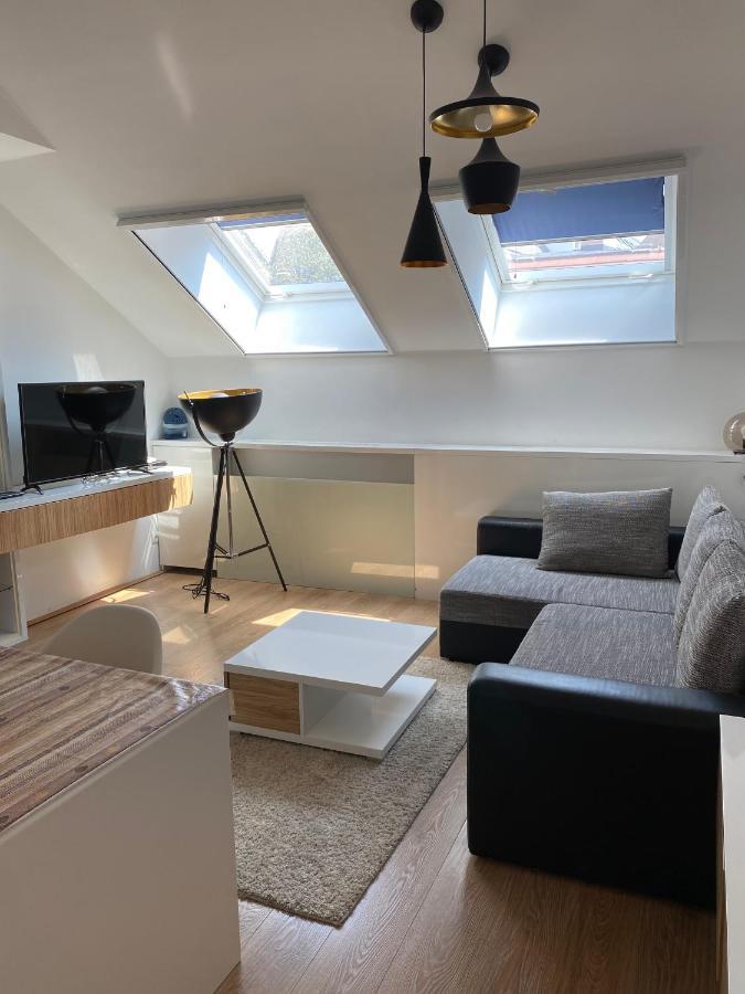 Modern 2 Bedrooms Penthouse in Gozsdu Court  Boedapest Buitenkant foto